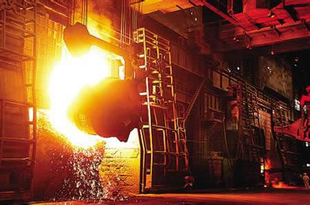 立晉鋼鐵鋼包中間包鍋爐納米隔熱板施工現(xiàn)場